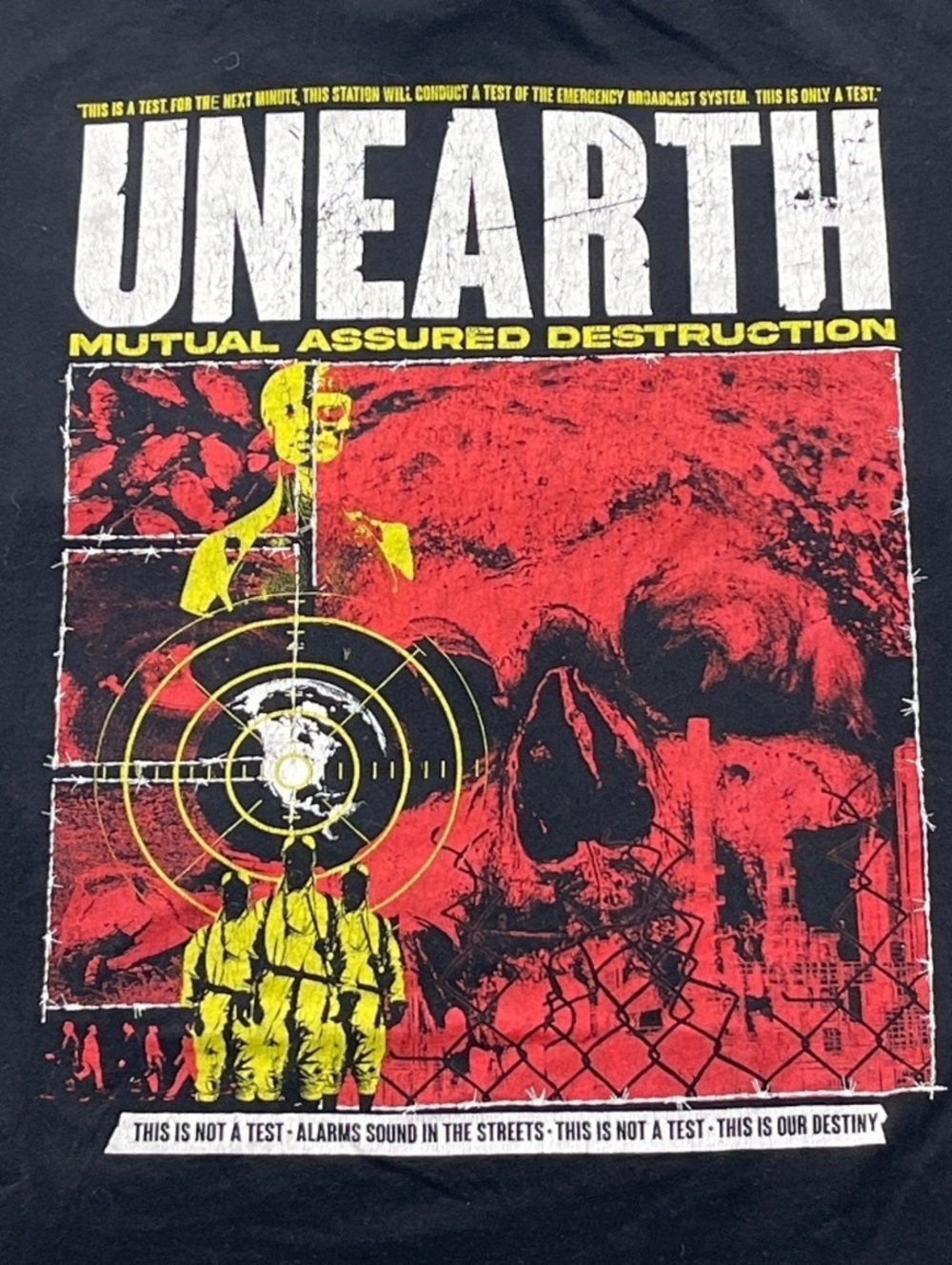 Unearth Preowned XL T-shirt